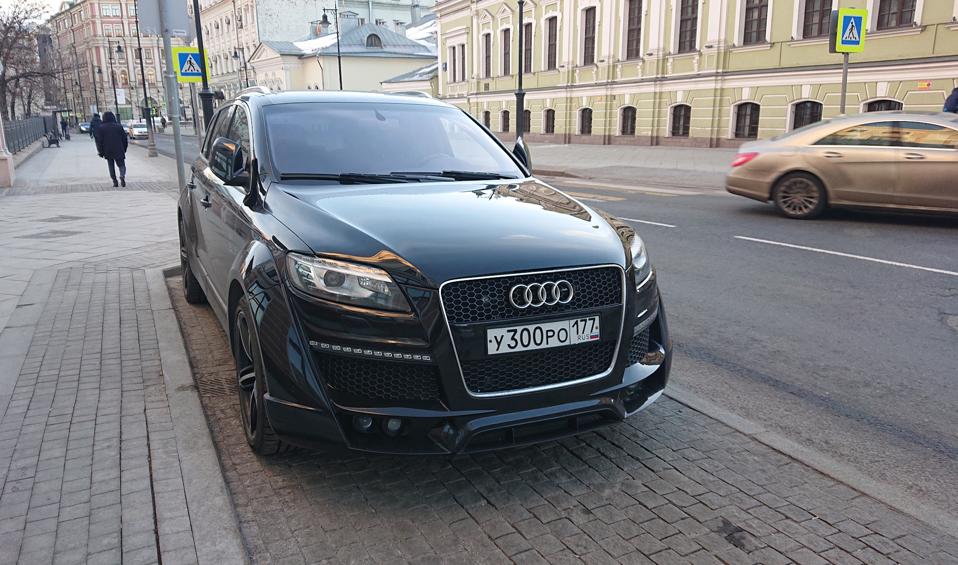 Стекло лобовое audi q7 с обогревом