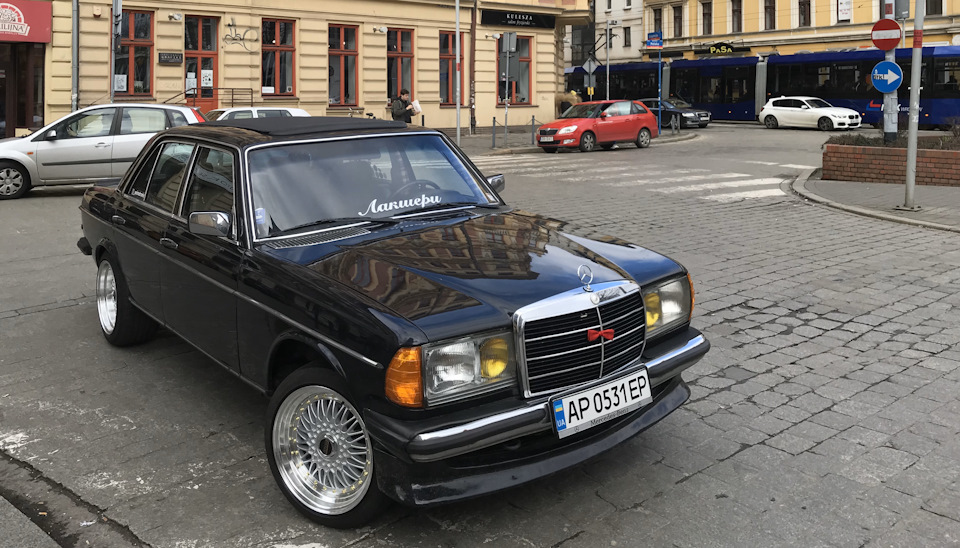 W123 черный