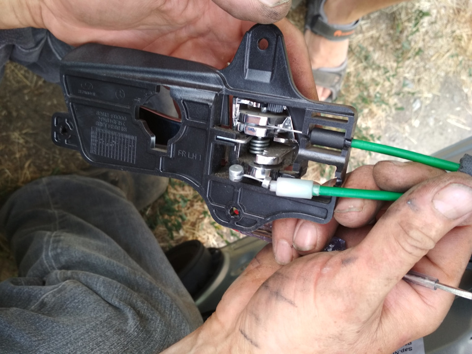 Ремонт электрозамка двери — Hyundai i30 (1G), 1,6 л, 2010 года ...