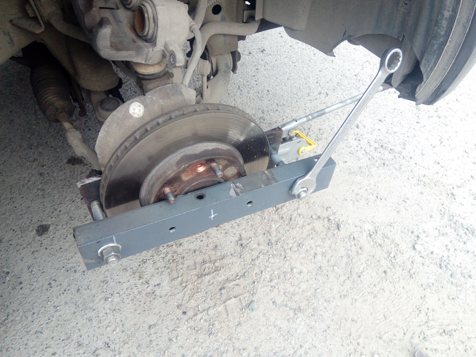 Заменил тормозные диски и колодки — KIA Sorento (1G), 2,5 л, 2004 года ...