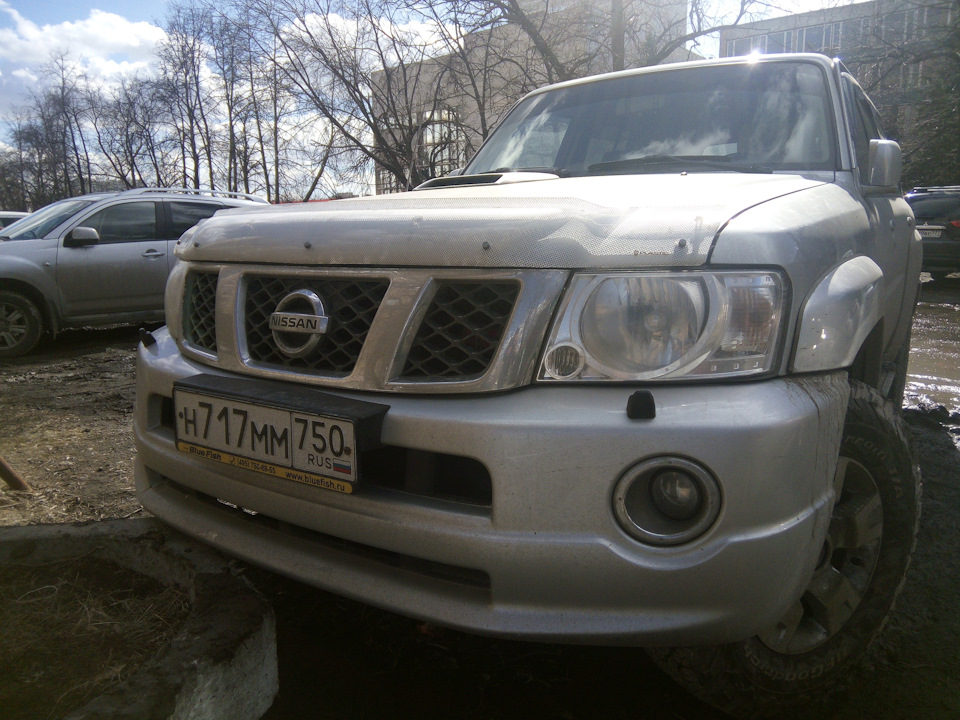 Мухобойка) — Nissan Patrol (Y61), 3 л, 2008 года | аксессуары | DRIVE2