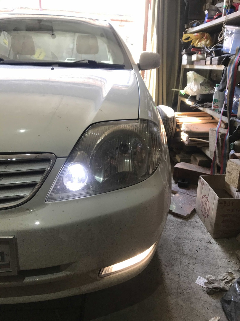 Установка новых лампочек — Toyota Corolla (120), 1,5 л, 2001 года ...