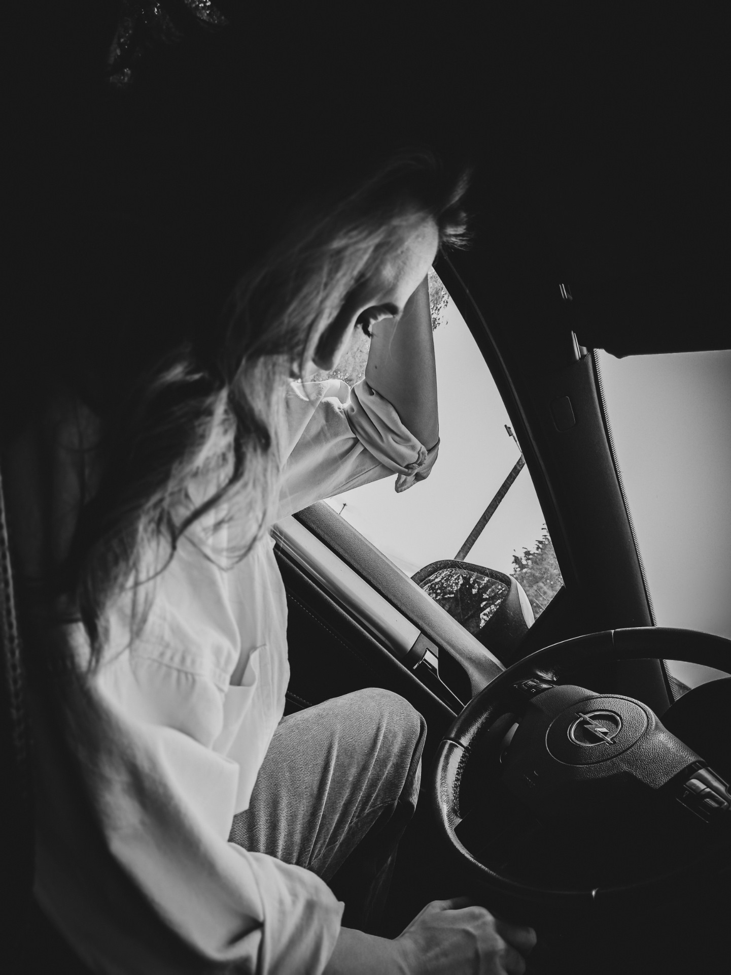 © Непогода вкратце, Классику танцуют капли на асфальте, Любить? Может ...