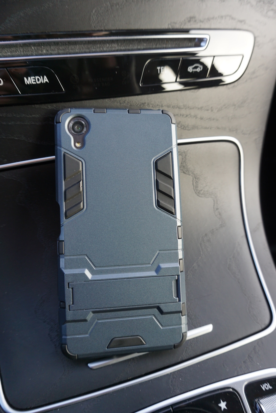 yRQAAgN 3OA 960 держатель для телефона mercedes glk