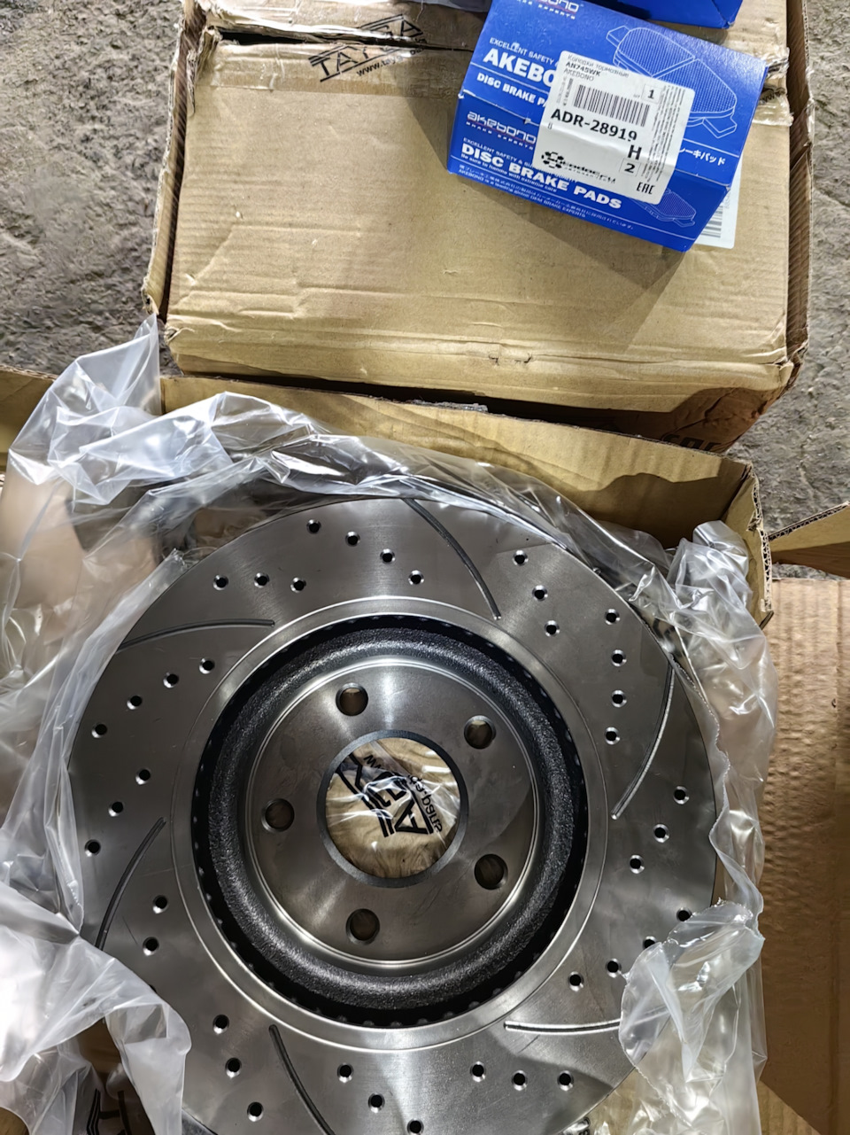 Диски тайга и колодки акебоно — Nissan Teana (J32), 2,5 л, 2012 года ...