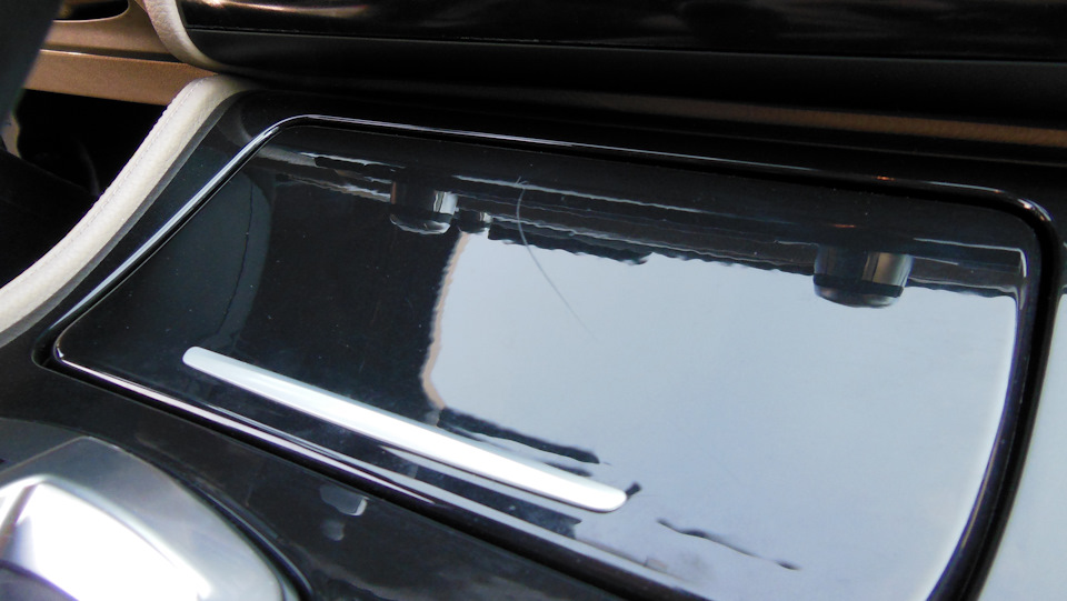 Полировка приборной панели и декоративной накладки для подстаканника ...