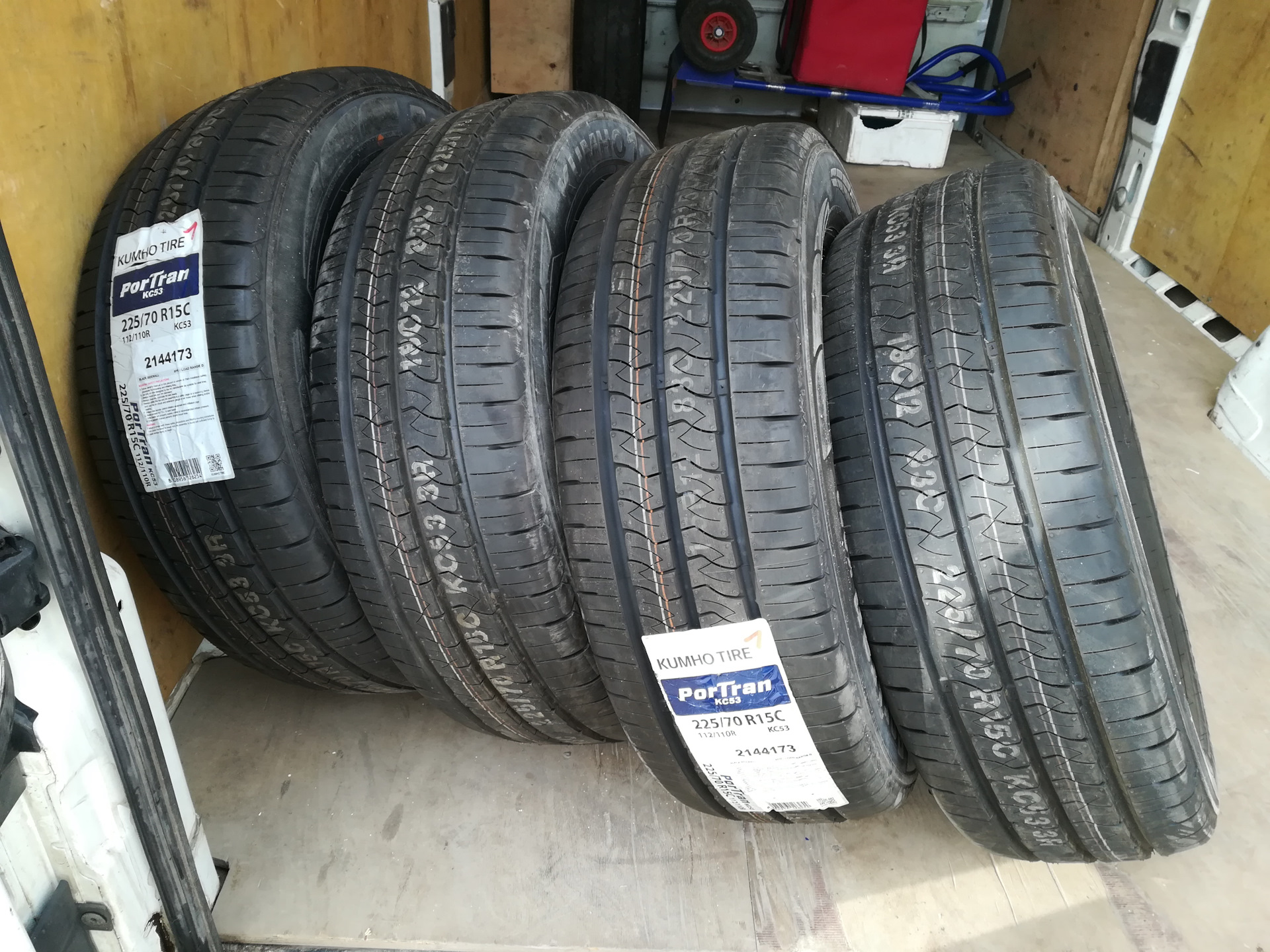 225 70 r15c. Sunfull SF-w05. 215/70r15c 109/107r Sunfull SF-w05. Sunfull SF-05. Автомобильная шина Sunfull SF-w05 215/70 r15 109/107r зимняя.