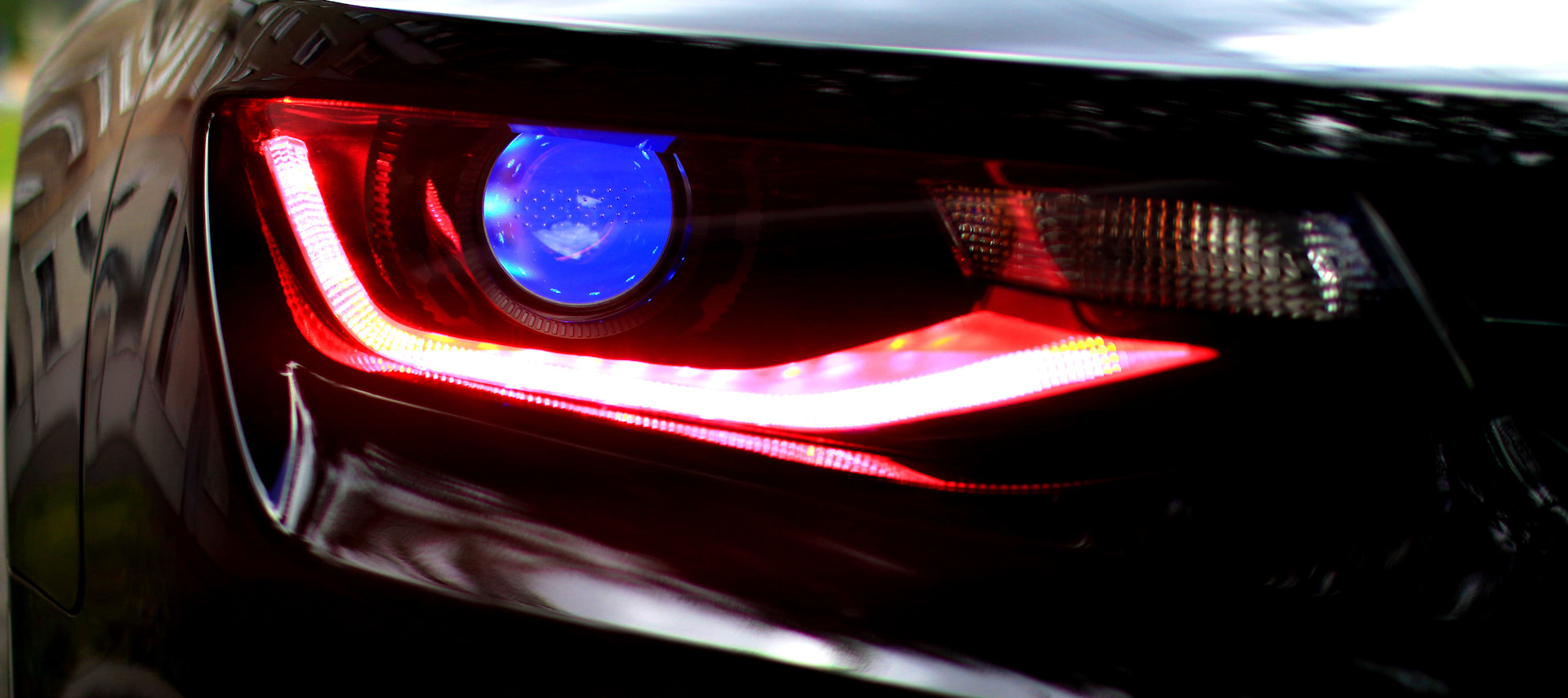 Devil eyes фары. Mazda 3 03-08 4дв фары Devil Eyes. Camaro 2020 задние фонари. Дьявольские глаза фары. Тюнинг фар.