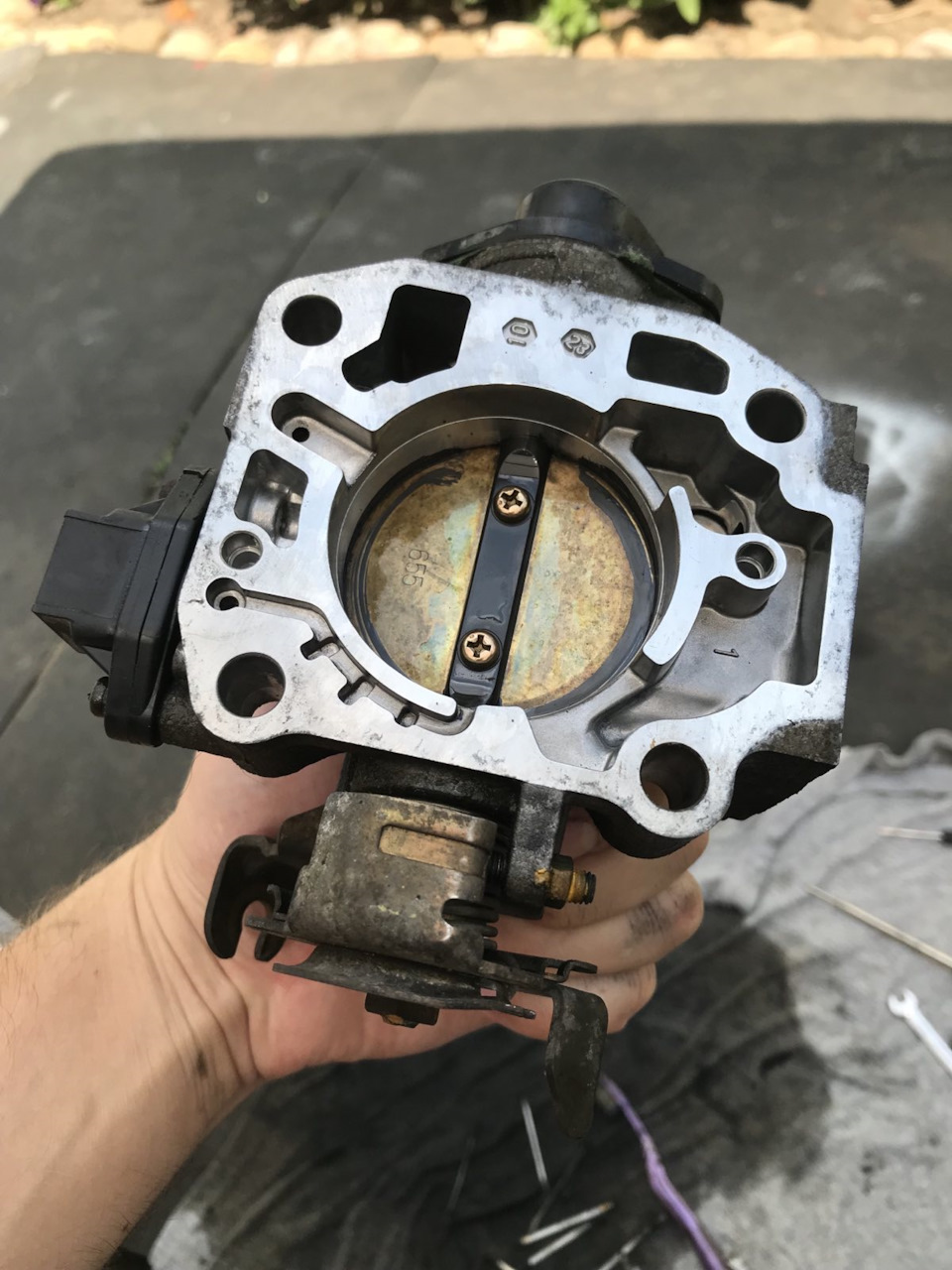 27. Чистка дроссельной заслонки. — Honda Civic Hatchback (6G), 1,4 л ...