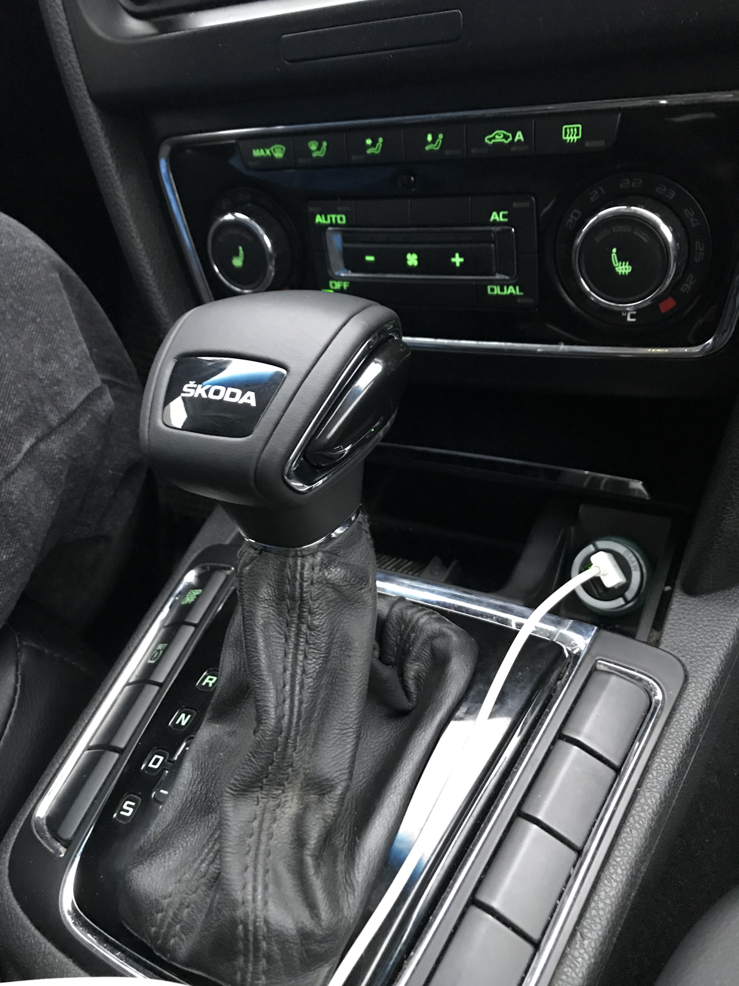 Ручка КПП от Kodiaq на SuperB поставили — Skoda Superb Mk2, 1,8 л, 2008 ...