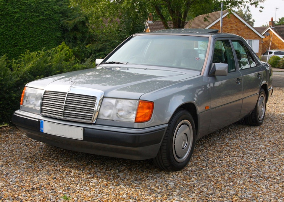 Mercedes Benz e230