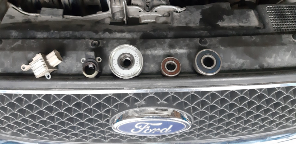 Пропадает заряд аккумулятора — Ford C-Max I, 2 л, 2006 года | своими ...