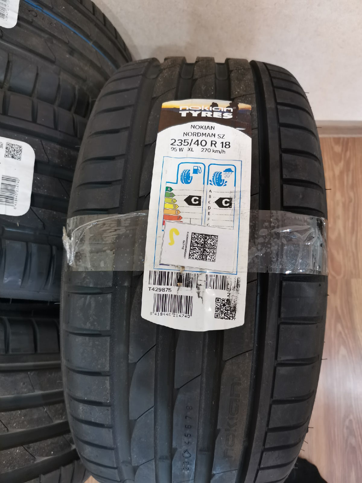 Nokian nordman 235 55 r18. Hakka Black 2 225/55 r17. Nokian Hakka Black 2 SUV. Nokian Tyres Hakka Black SUV. 235/55/17 Nokian Hakka Black 2.