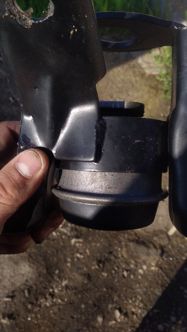 Правая подушка… — Lifan Solano I, 1,6 л, 2011 года | поломка | DRIVE2