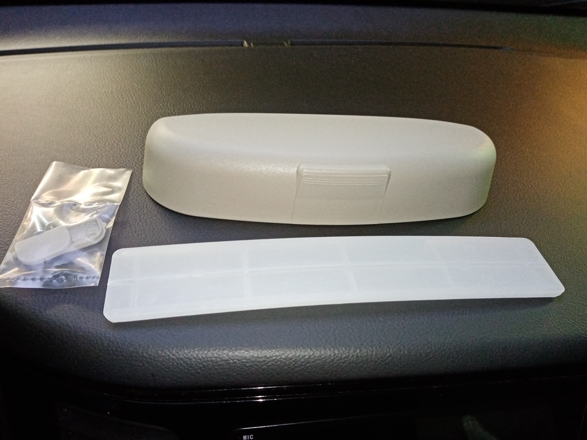 Очечник аутлендер. Очечник аутлендер 3. Очечник аутлендер 3. Плафон с очечником лансер 9. Очечник аутлендер 3.