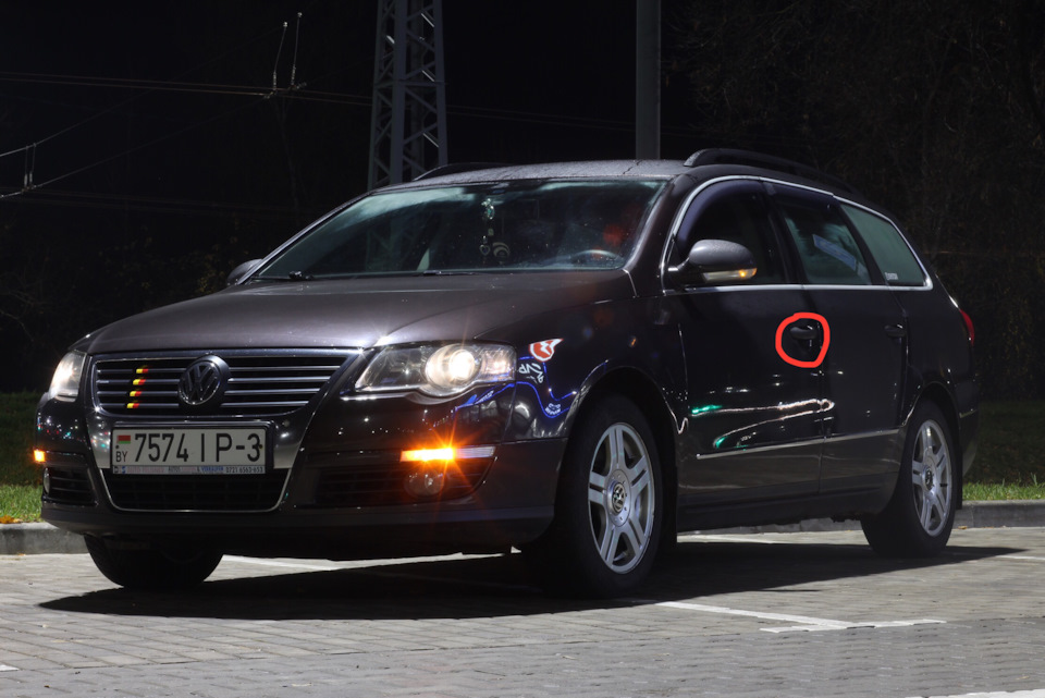 Что-то с ручкой двери 🥲 — Volkswagen Passat B6, 2 л, 2010 года ...