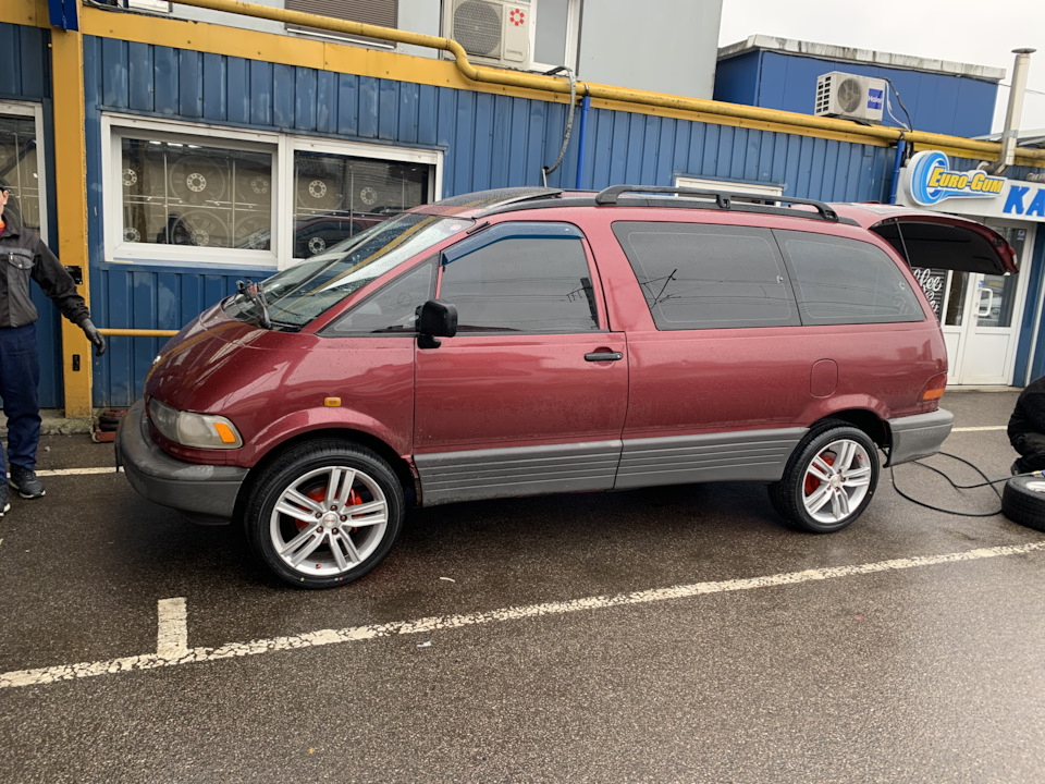 Новая резина летняя maxis — Toyota Previa (1G), 2,4 л, 1993 года ...