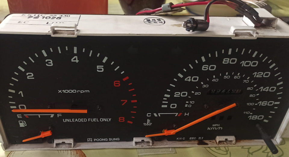 Если стрелки на самой приборной панели позбивались в процессе демонтажа их необходимо аккуратно установить в стартовое положение — все будет работать нормально. — KIA Pride (1G)