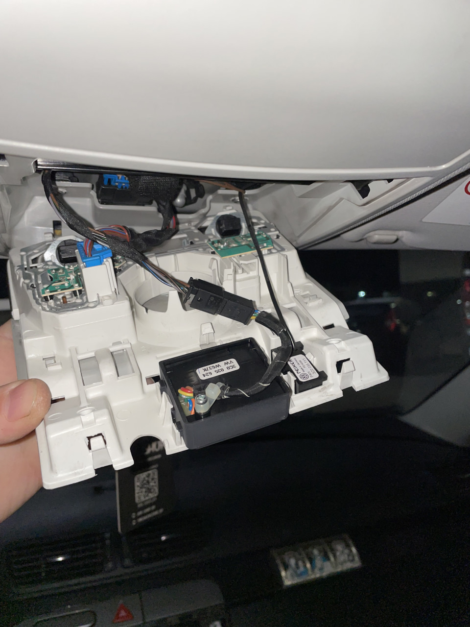 Микрофон — Volkswagen Passat B6