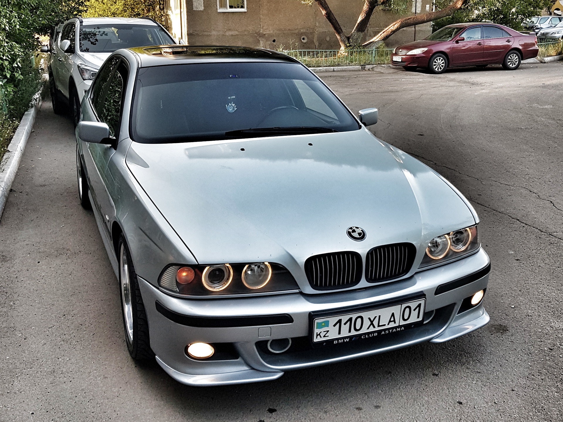 BMW e39 серая