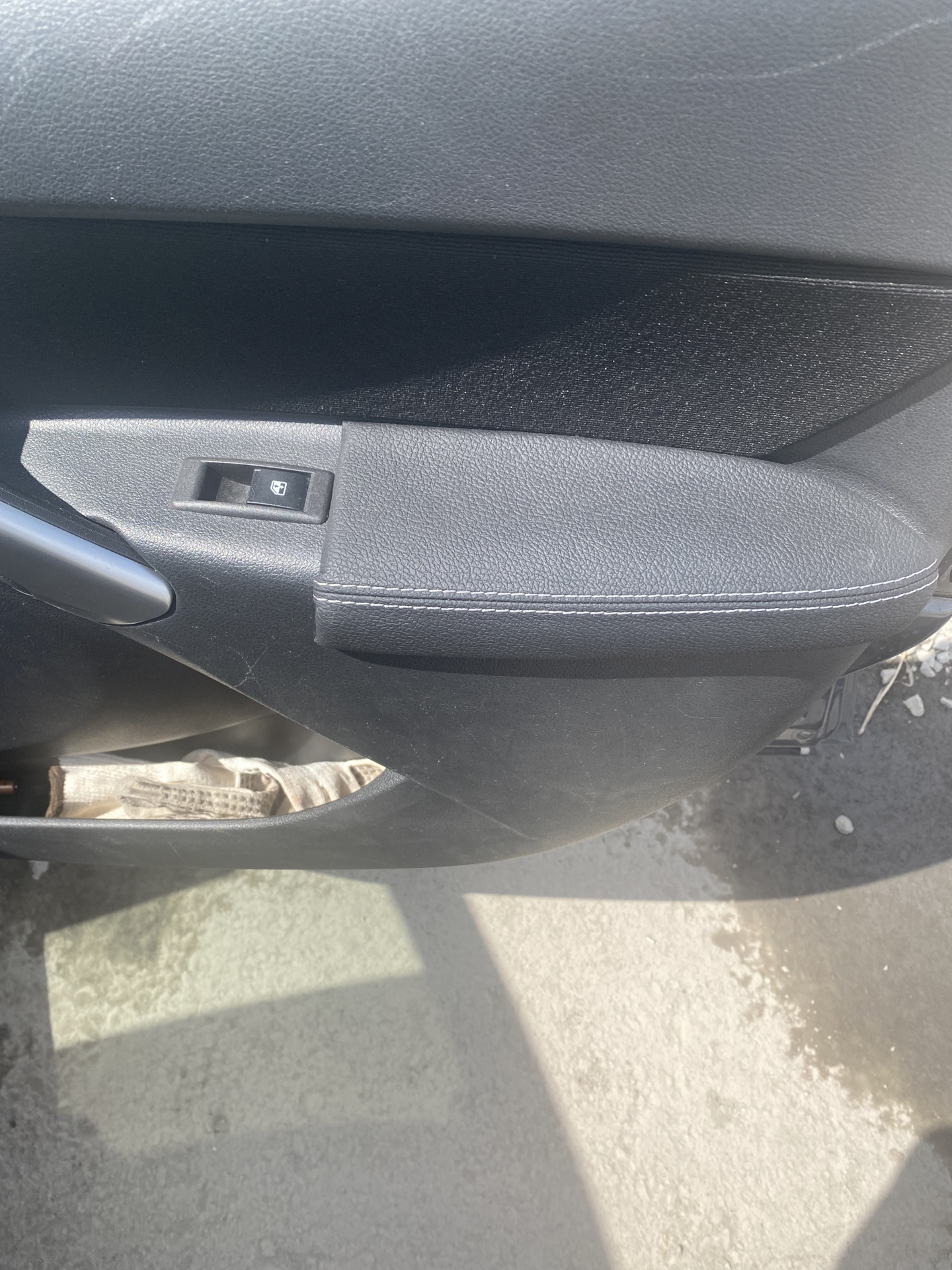 Подлокотники в дверные карты — Lada Гранта Лифтбек (2-е поколение), 1,6 ...