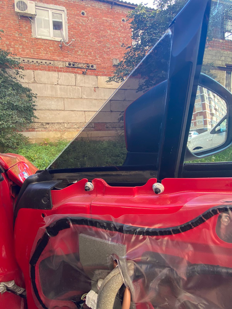 3. Обкашливаем первые вопросики. Замена бокового стекла и резины ...