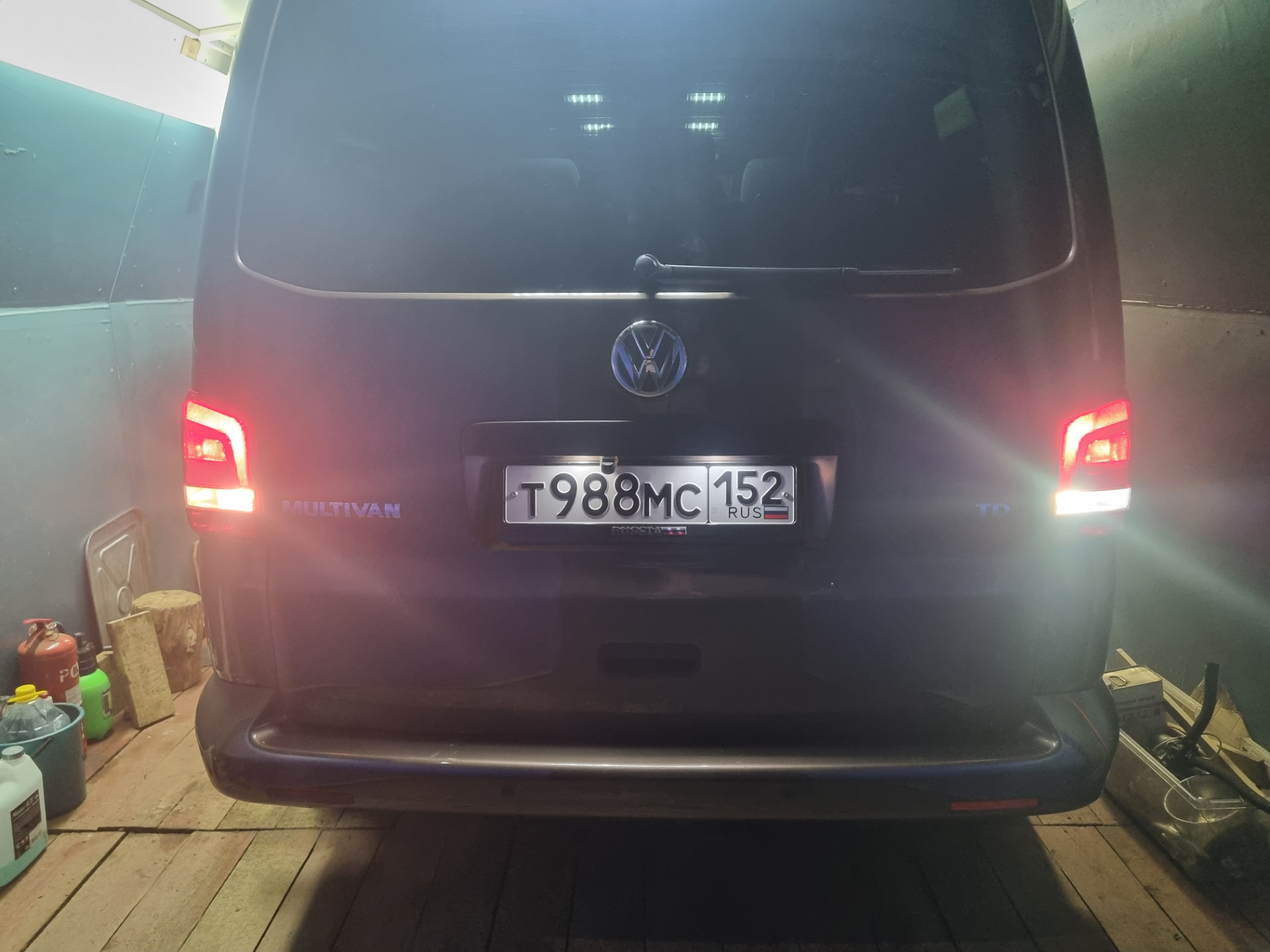 Замена задних фонарей от т6 - Volkswagen Transporter T5, 1,9 л, 2006 года просто