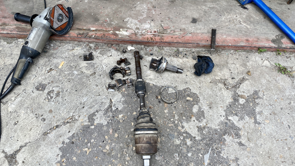 Замена внешнего левого ШРУСа Hyundai Tucson 2.0 2007 — DRIVE2