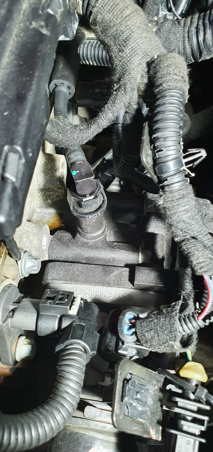 Подогрев дроссельной заслонки — Opel Astra J, 1,6 л, 2012 года ...