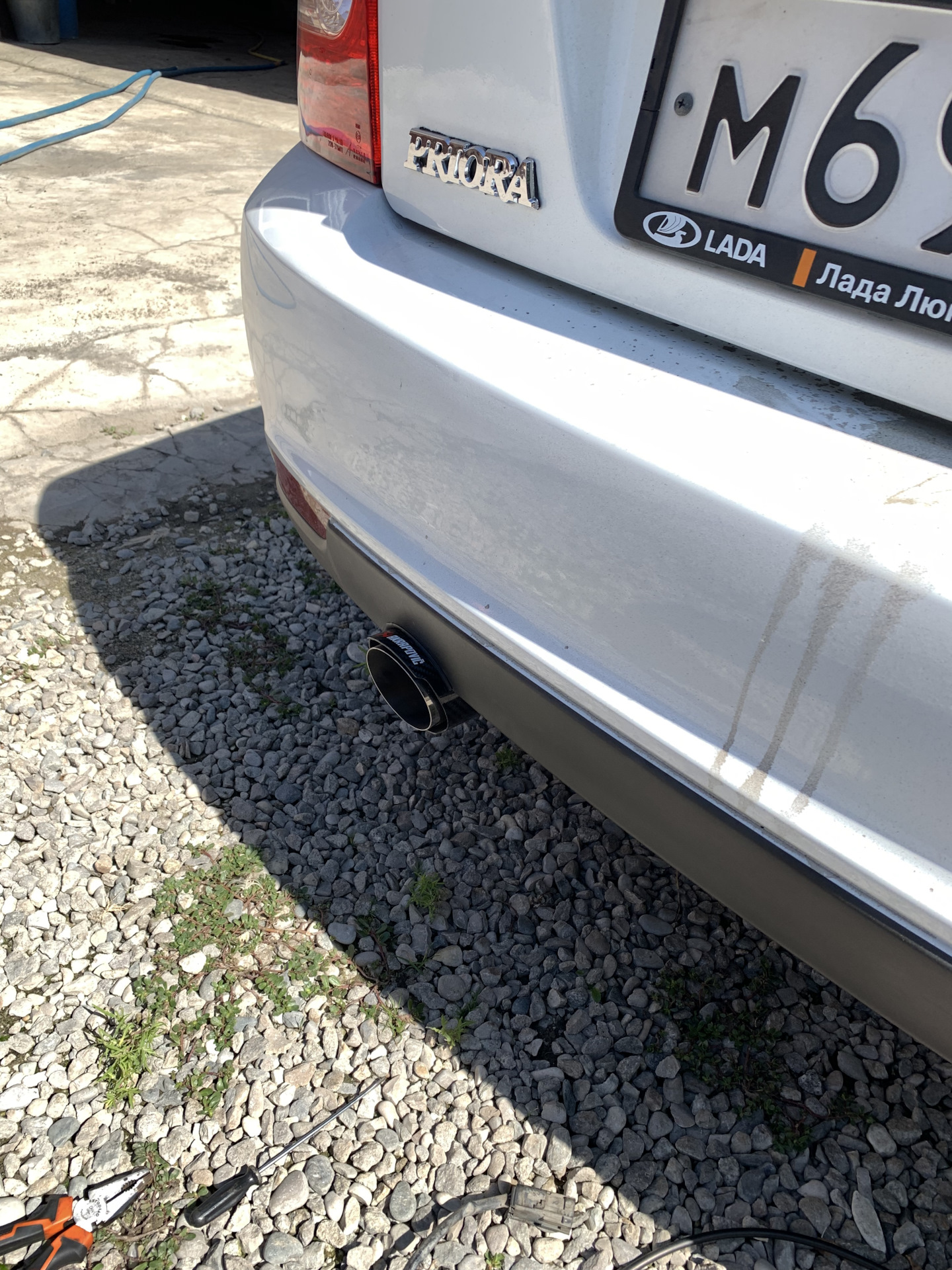 Как вырезать бампер на Приоре под насадку Akrapovic. — Lada Приора ...