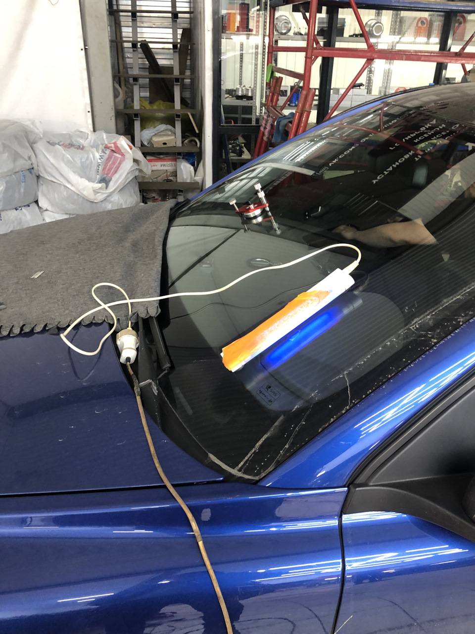 Прилет камня в лобовое стекло (Экспресс избавление от последствий ...