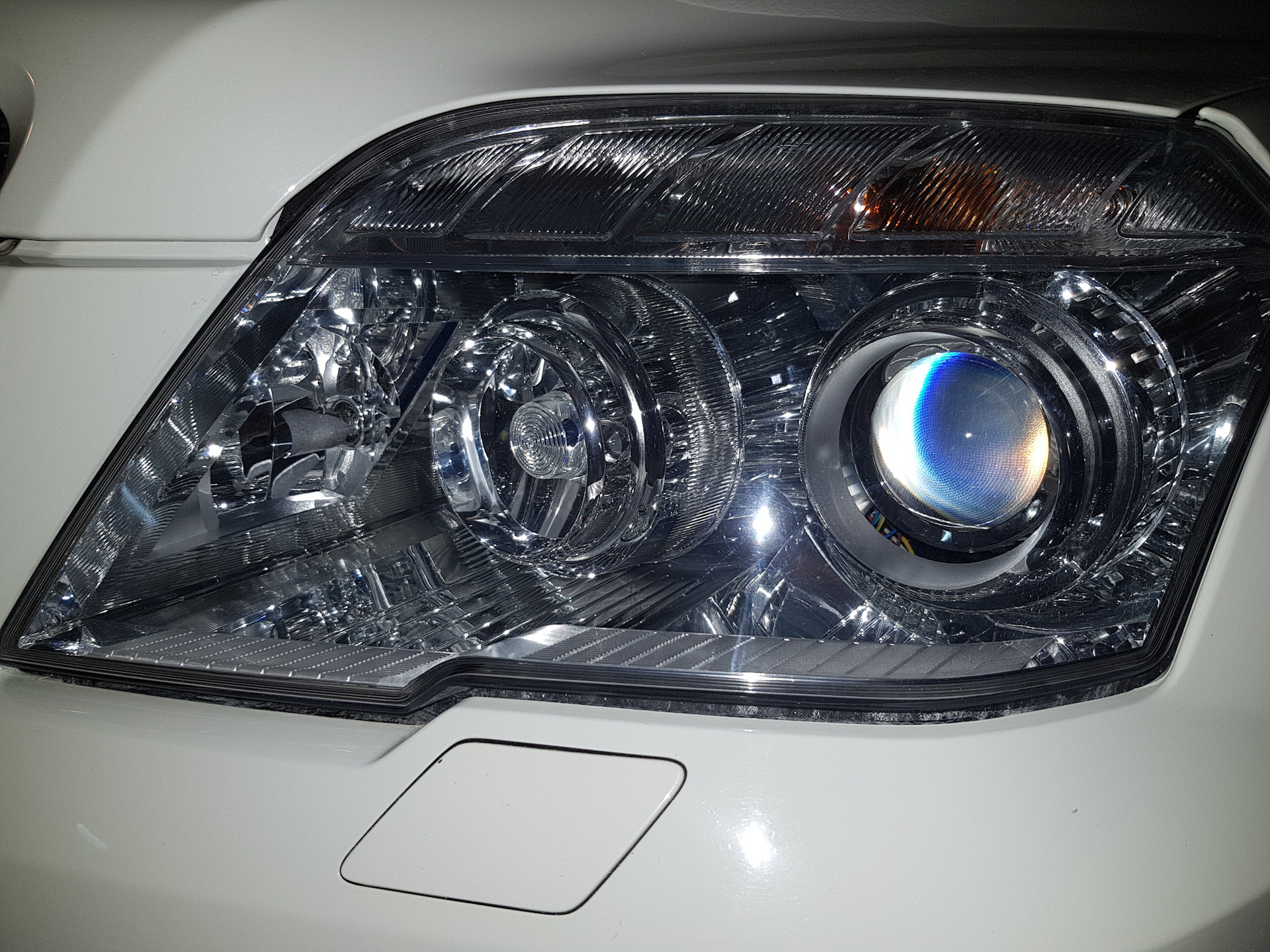 Купить LPMEB9 Фары передние TubeLight Black от Tuning-Tec на Mercedes GLK класс