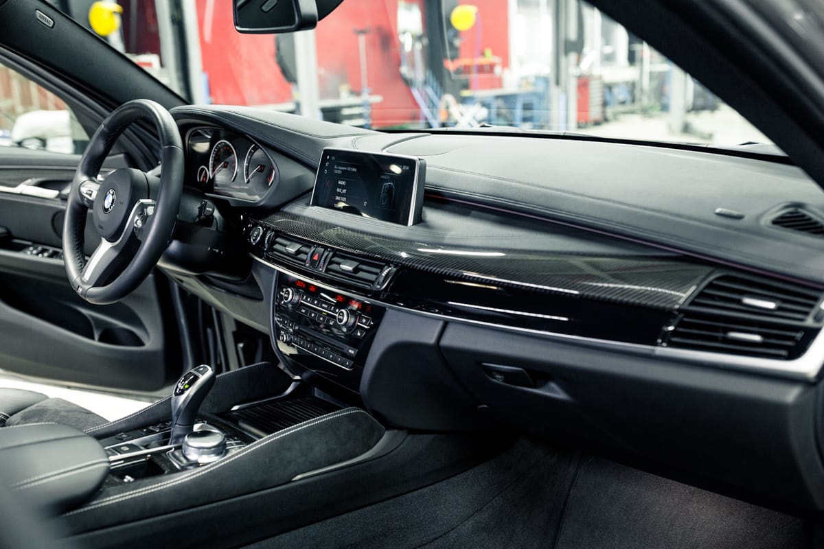 Бмв х6 2022 салон. Bmw x6 салон черный. Bmw x6 m50d салон. Bmw x6m салон. Bmw x5m f85 салон.