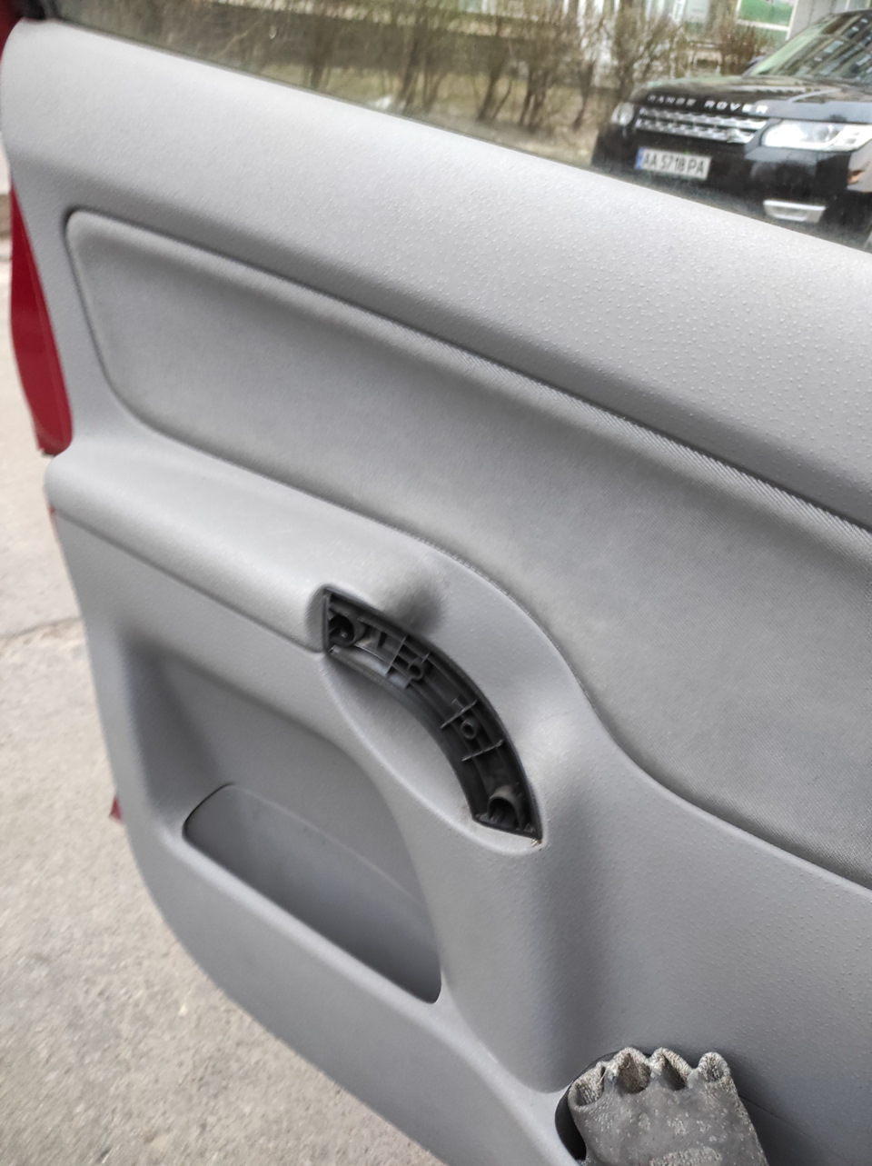 Как снять ручки дверей? — Citroen C3 (1G), 1,4 л, 2004 года | своими ...