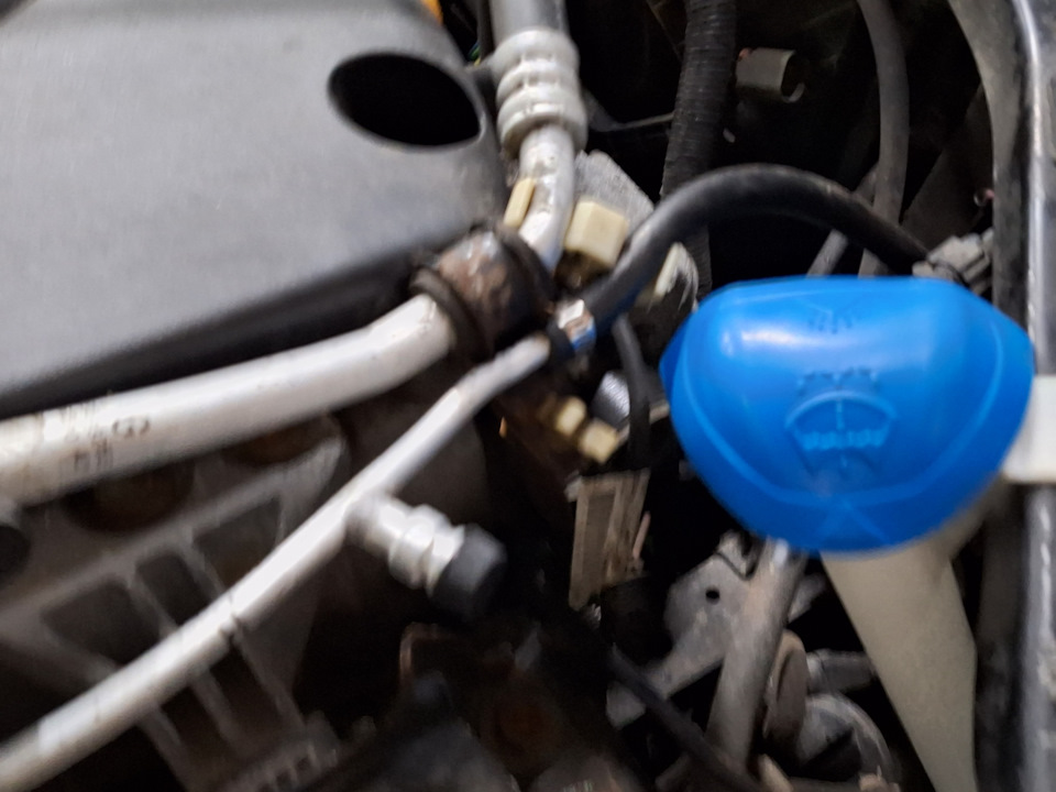Колхозинг бачка омывателя) — Nissan X-Trail II (t31), 2,5 л, 2012 года ...