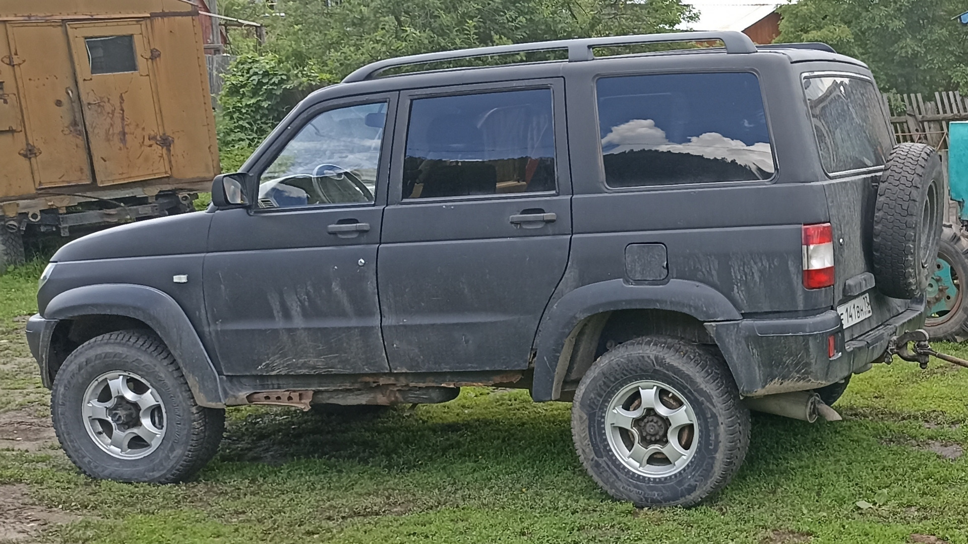 uaz 3163