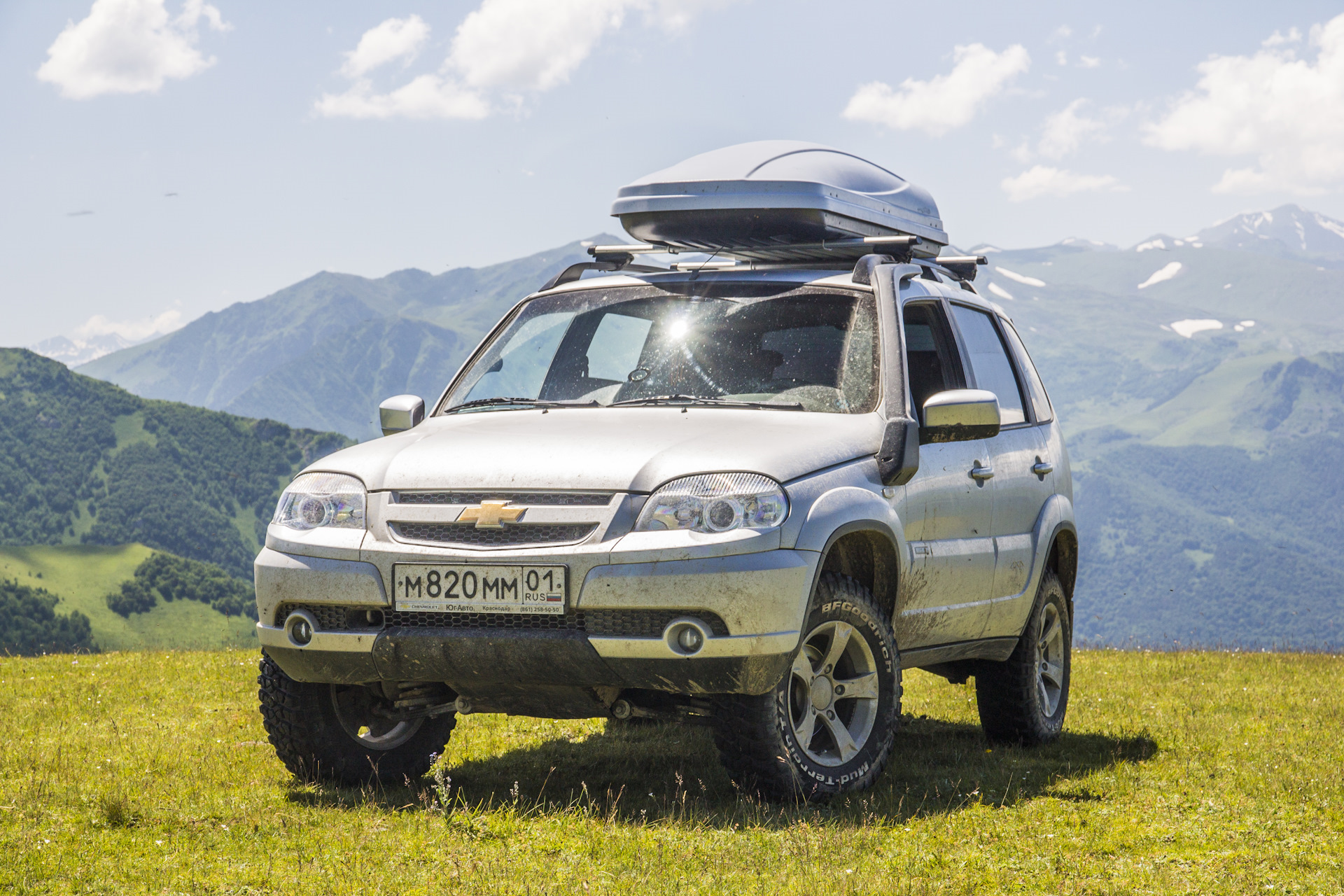 Chevrolet Niva off Road белая