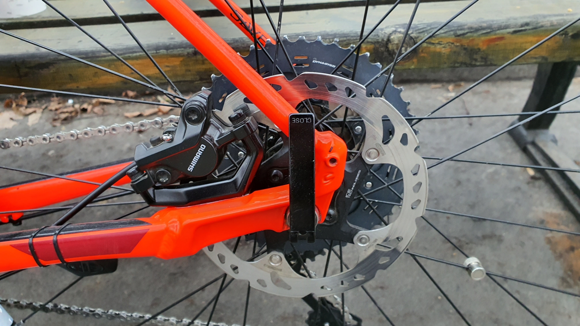 Колеса на промах. Ось велосипеда Boost. Втулка 144 спицы. Ось Boost 182mm. Реклама для велосипедные запчасти примеры.
