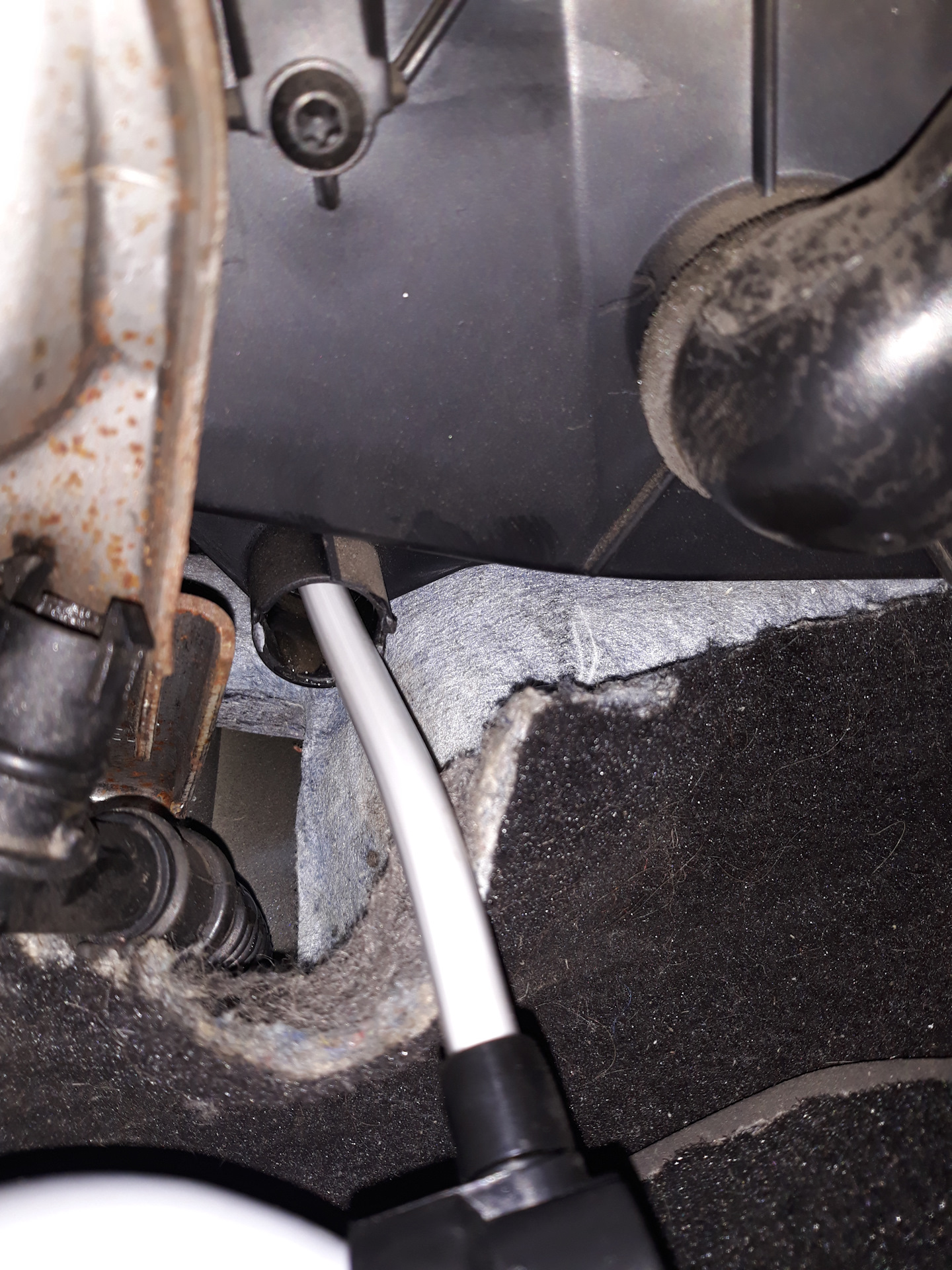 Замена радиатора кондиционера, салонного фильтра и очистка системы ...