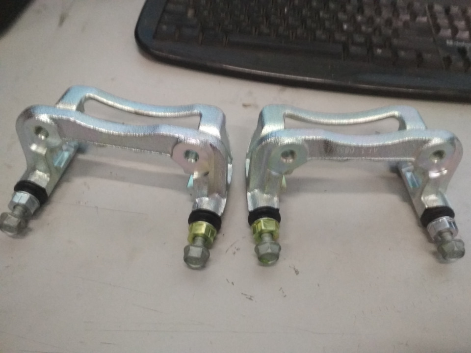 Гремят суппорта на неровных дорогах. — Hyundai Solaris, 1,6 л, 2012 ...