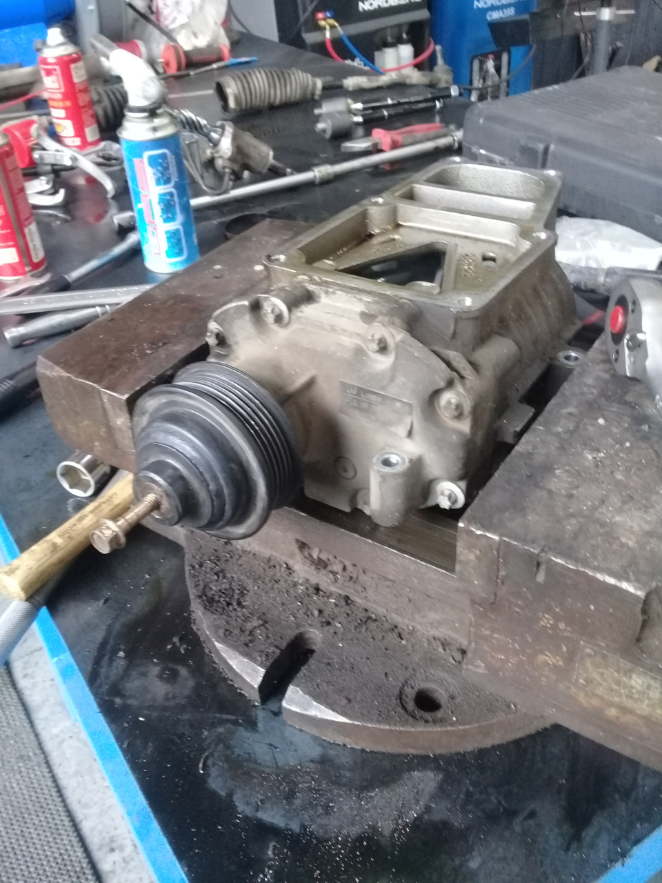 Шкив 70мм на компрессор eaton m45 — Mercedes-Benz E-Class (W210), 2 л ...