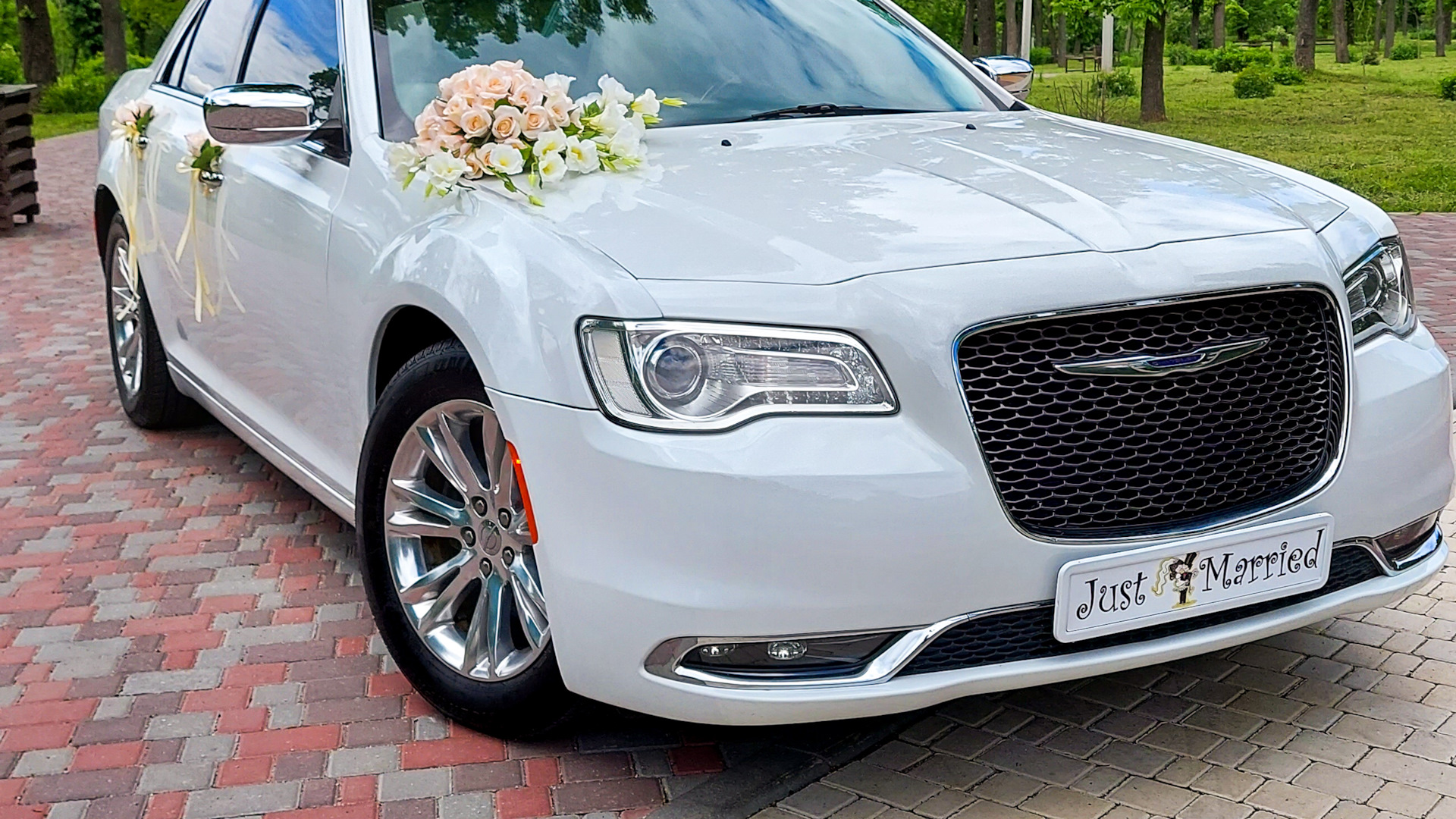 Chrysler 300 (300C) (2G) 3.6 бензиновый 2016 | Белый бЕгЕмОт на DRIVE2