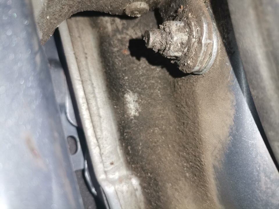 Тормозные диски и керамические колодки MILES — Nissan Qashqai+2, 2 л ...