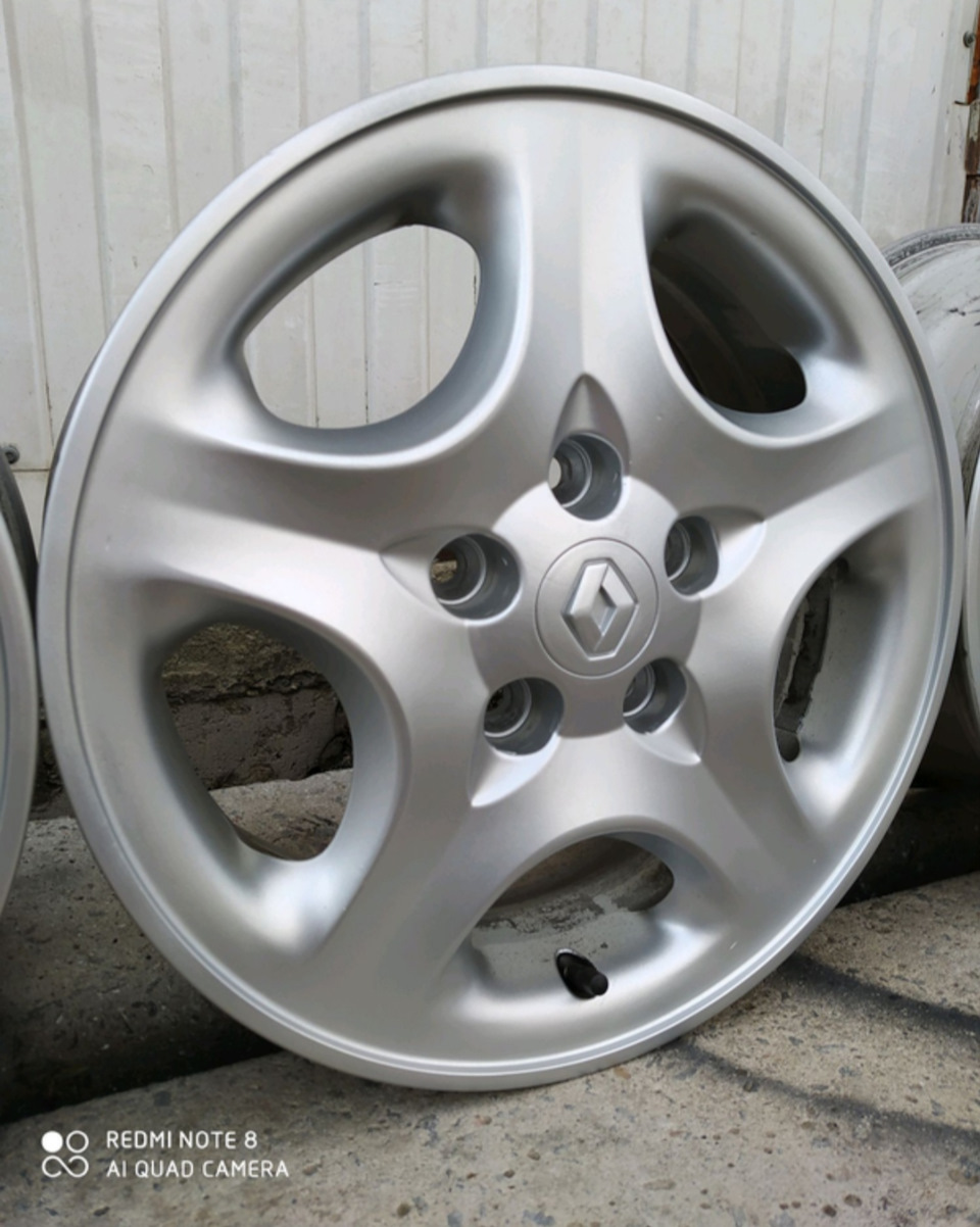 Какие болты под оригинальные диски? — Renault Kangoo (2G), 1,5 л, 2010 ...