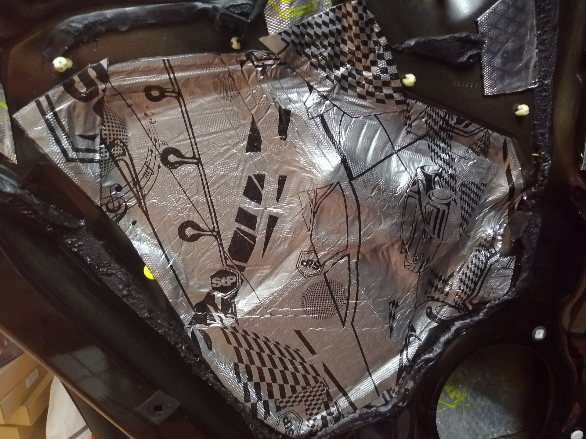 Два усилителя DSP2. Штатные сабы в задние двери шаг 1. — BMW X5 (E53 ...