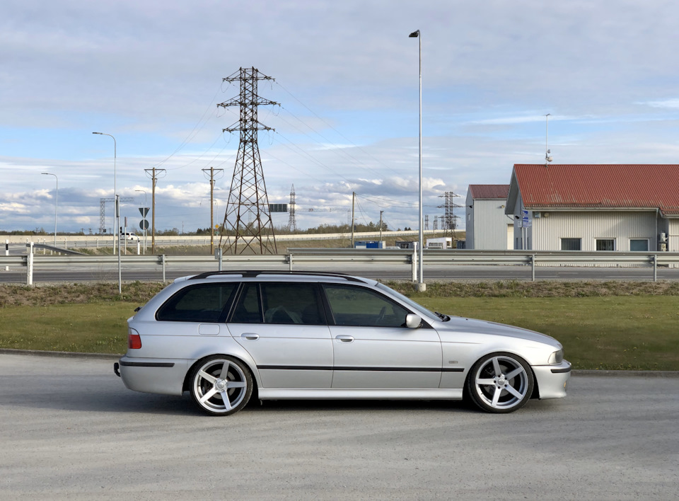Фото в бортжурнале BMW 5 series Touring (E39)