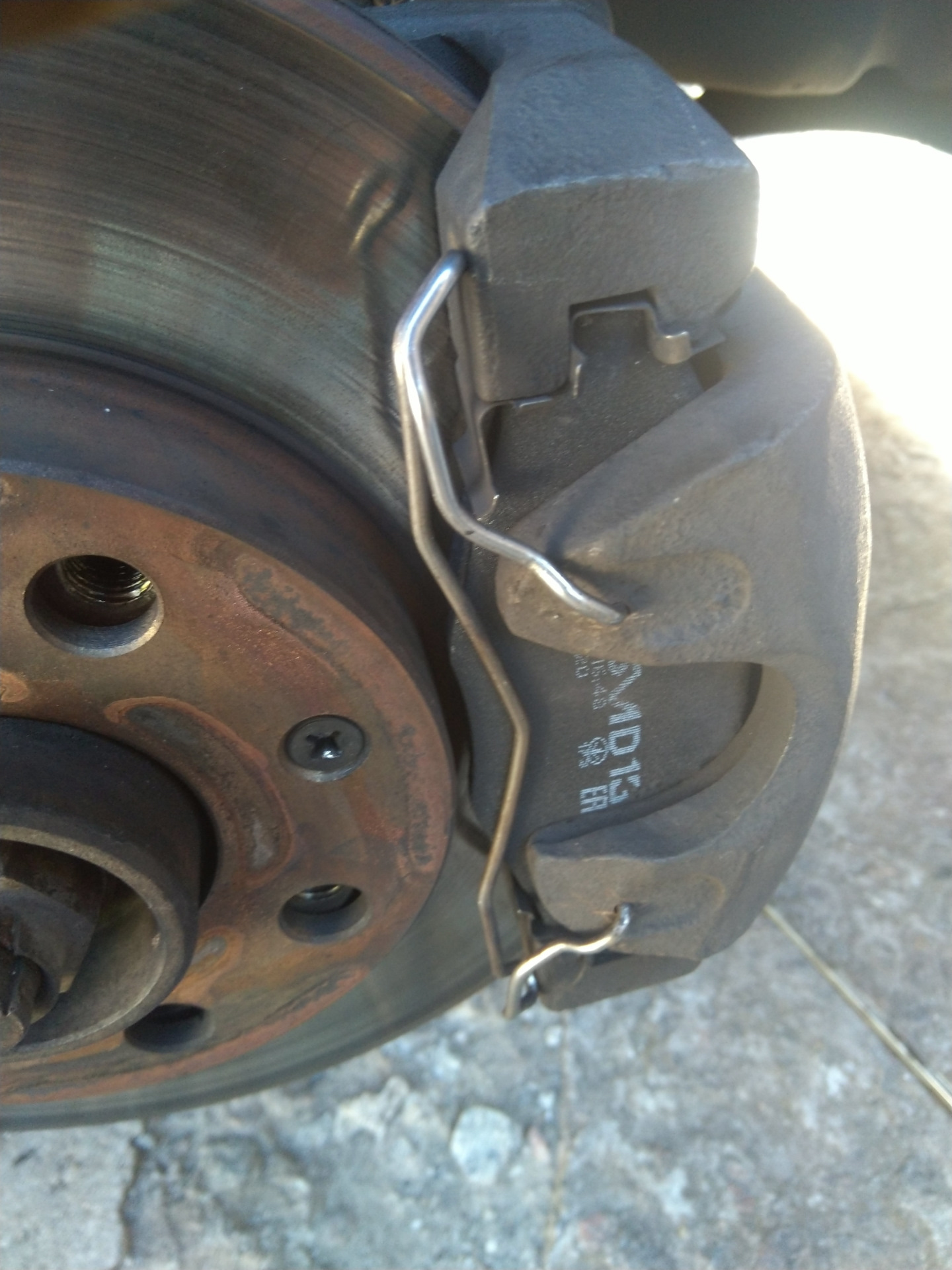 Направляющие суппортов доработанные рено дастер 1. Суппорта тормозные митсубиси аутлендер 1. Форд транзит гремят суппорта. Гремят суппорта ларгус. Гремят суппорта лансер 10.