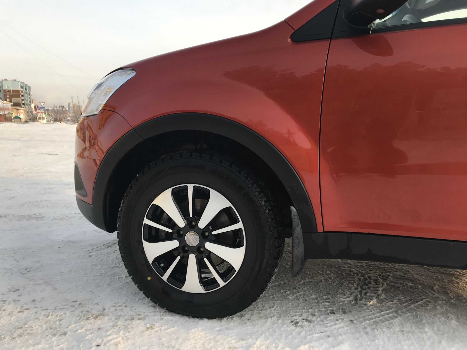 Шины ssangyong actyon. Диски r18 SSANGYONG Actyon. Actyon 17 диски. SSANGYONG Actyon New на колесах 18r. SSANGYONG Actyon 2014 диски r18.