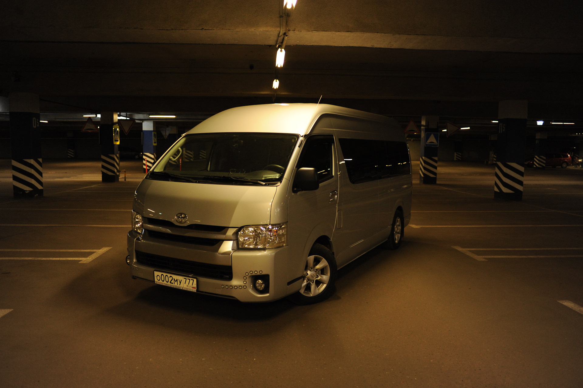 Toyota hiace h200 2010 4x4. Toyota hiace h200 2014. тойота хайс н200. хайс h200 рестайл низкая крыша. тойота хайс в новороссийске на авито с пробегом.