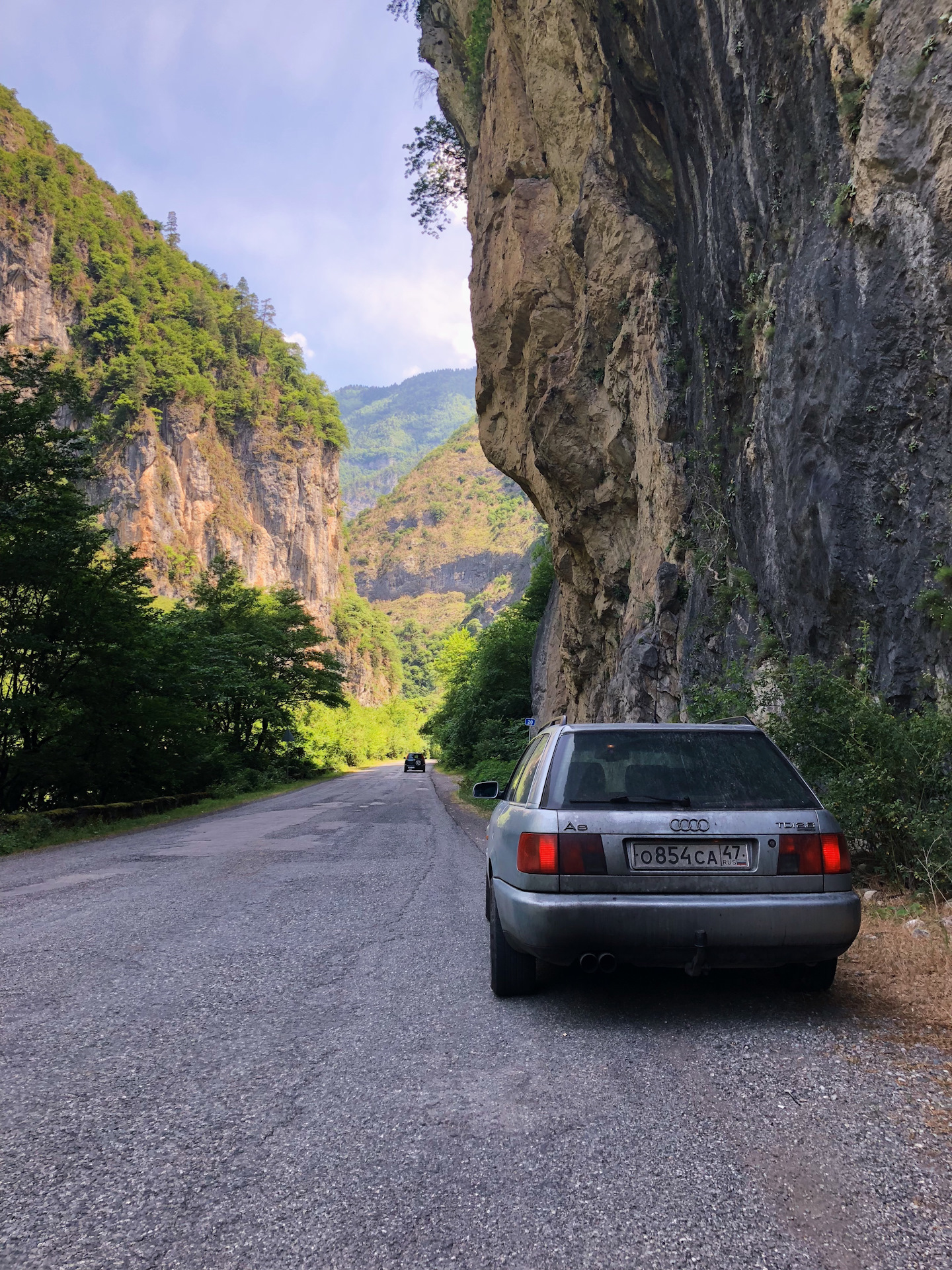 Какие машины в абхазии. Скайлайн Абхазия. Машины в Абхазии. Дорога в Абхазию. Дороги Абхазии.